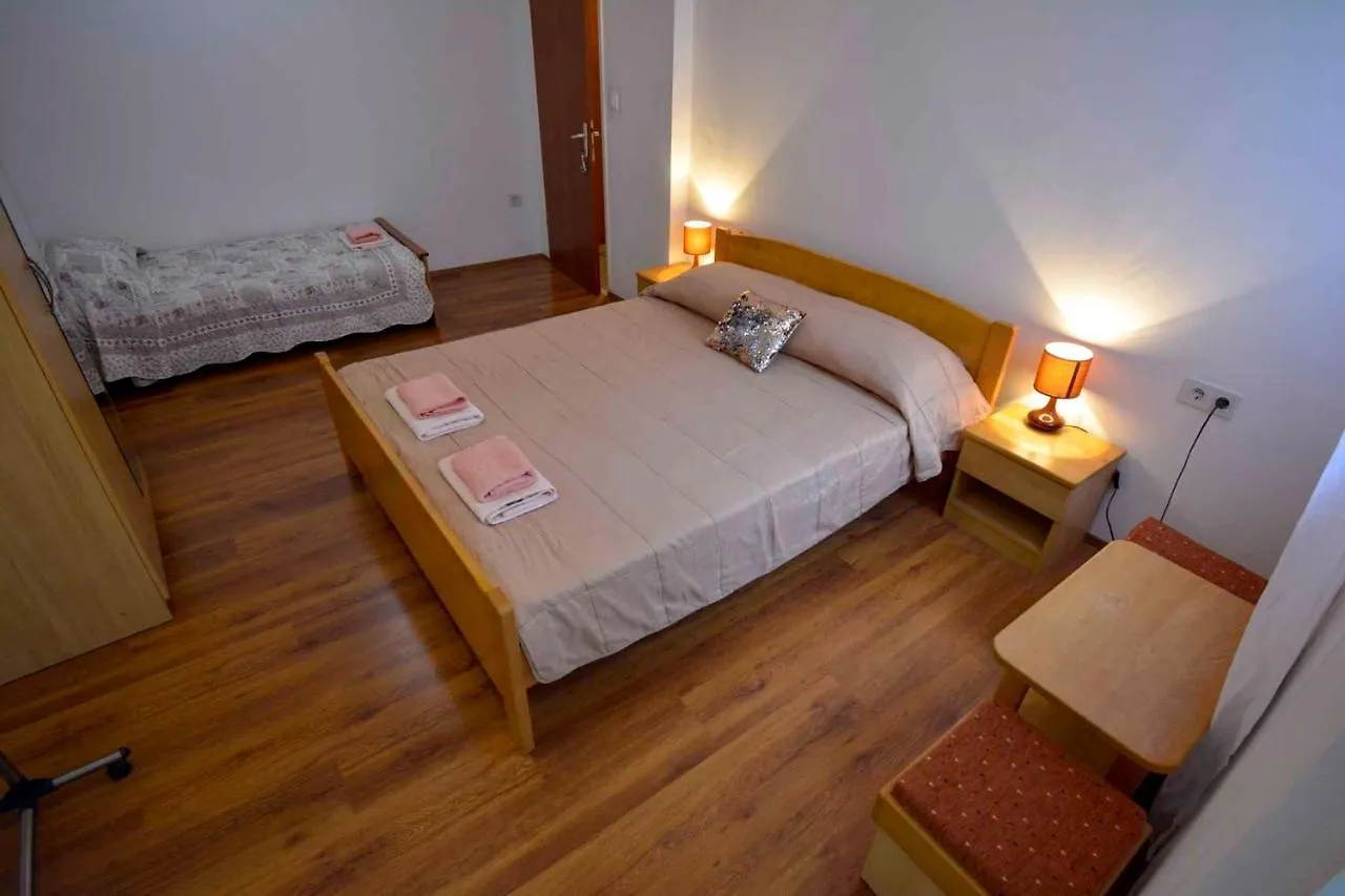 Apartment In Banjol/Insel Rab 26609 Banjol